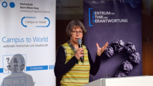 Photo: Imme Scholz on stage