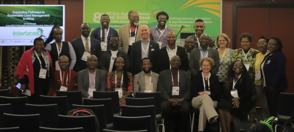 Photo: Group photo of the participants of the INTERFACES side-event at the 8th FARA Science Week in Durban.