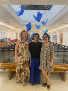 Photo: Sabrina Heuwinkel (IDOS), Juliana Mansur (FGV EBAPE) and Ramona Haegele (IDOS) at the FGV EBAPE office in Rio de Janeiro.