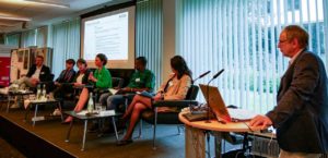 Photo: Podium der Diskussion am Welttag gegen Wüstenbildung im IDOS.