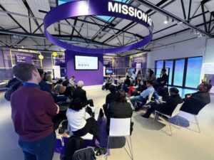 Photo: Teilnehmende des IF-Programms 2025 bei einer kulturellen Exkursion im Humboldt Forum in Berlin.