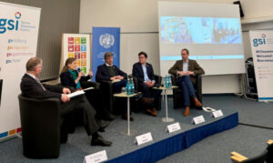 4 People on the panel