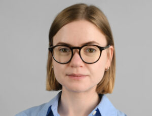 Dr. Anna Novoselova ist Politikwissenschaftlerin und Wissenschaftliche Mitarbeiterin in der Abteilung "Inter- und transnationale Zusammenarbeit".