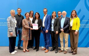 Gruppenfoto mit Lagebreicht