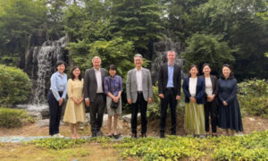 Gruppenphoto: Das Team der Kooperation zwischen IDOS und KDI in Südkorea.